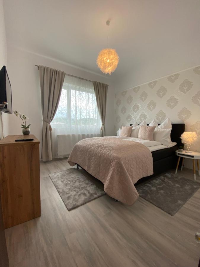 Holiday House Rasnov Buitenkant foto